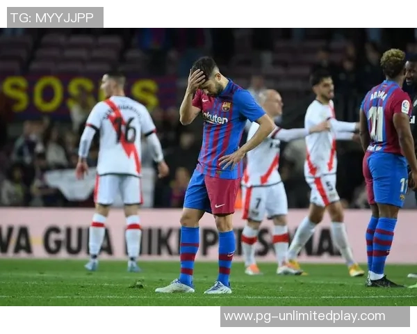 欧联杯巴萨大胜利物浦神奇扑救点燃全场激情与转会传闻交织